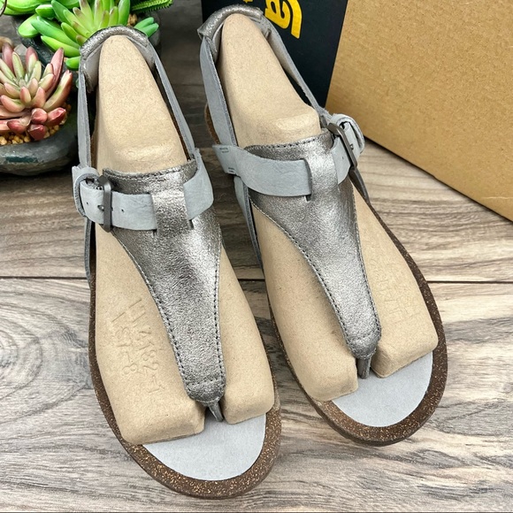 NIB Teva Mahonia 3-Point Slingback Wedge Thong Sandal Metallic Gray Leather 8 39 - Picture 2 of 12